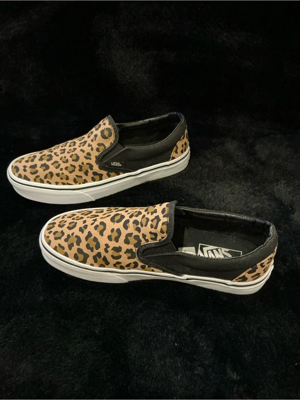 Vans Asher Deluxe Slip-On Sneakers in Leopard Print Tan and Black Size 7.5
